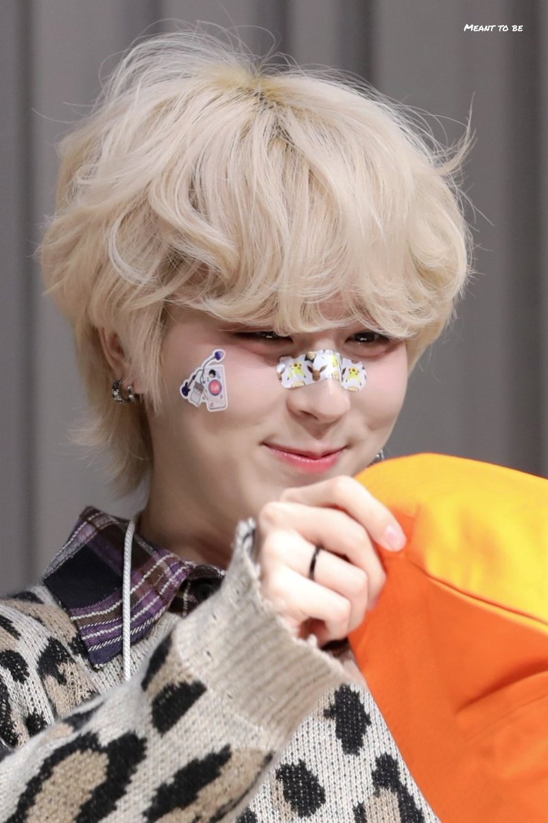 meanttobe00's tweet photo. 230507 에버라인 대면 팬싸

애기욱 💙💙💙💙

#원위 #ONEWE #기욱 #GIUK https://t.co/bEotQBOjYx