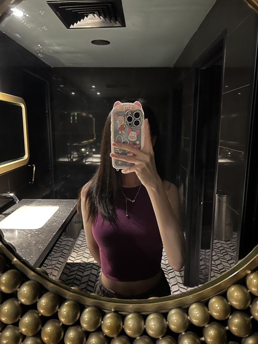 那天和摩羯男出去穿这样 看似普普通通 但其实我没穿胸罩只贴胸贴 🌚 如果你们看到我这样穿的感想是什么？🤭
#malaysia #asian #asia #sexy #hot #malaysian #马来西亚 #性感 #反差 #情趣 #性奴 #性瘾 #淫乱 #淫荡 #骚 #调教 #羞辱 #自慰 #射屏 #骚货 #反差婊 #母狗 #大奶 #贱货 #裸拍 #小只马 #胸部