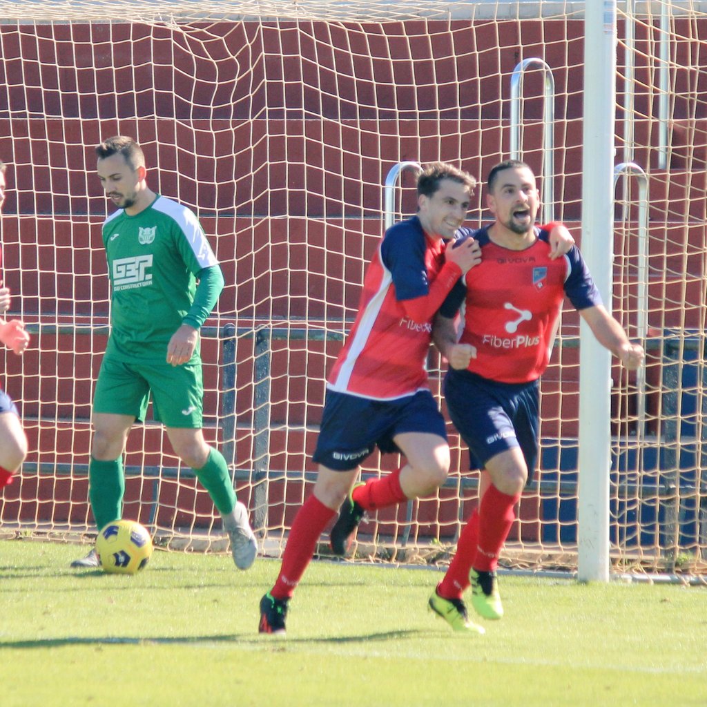 josevargasr10's tweet photo. Enhorabuena a mi compañero y amigo Javi González @Javigj14 por ser el máximo goleador de la categoría! ❤️🫂🔴🔵 https://t.co/B9hUCIBRH4