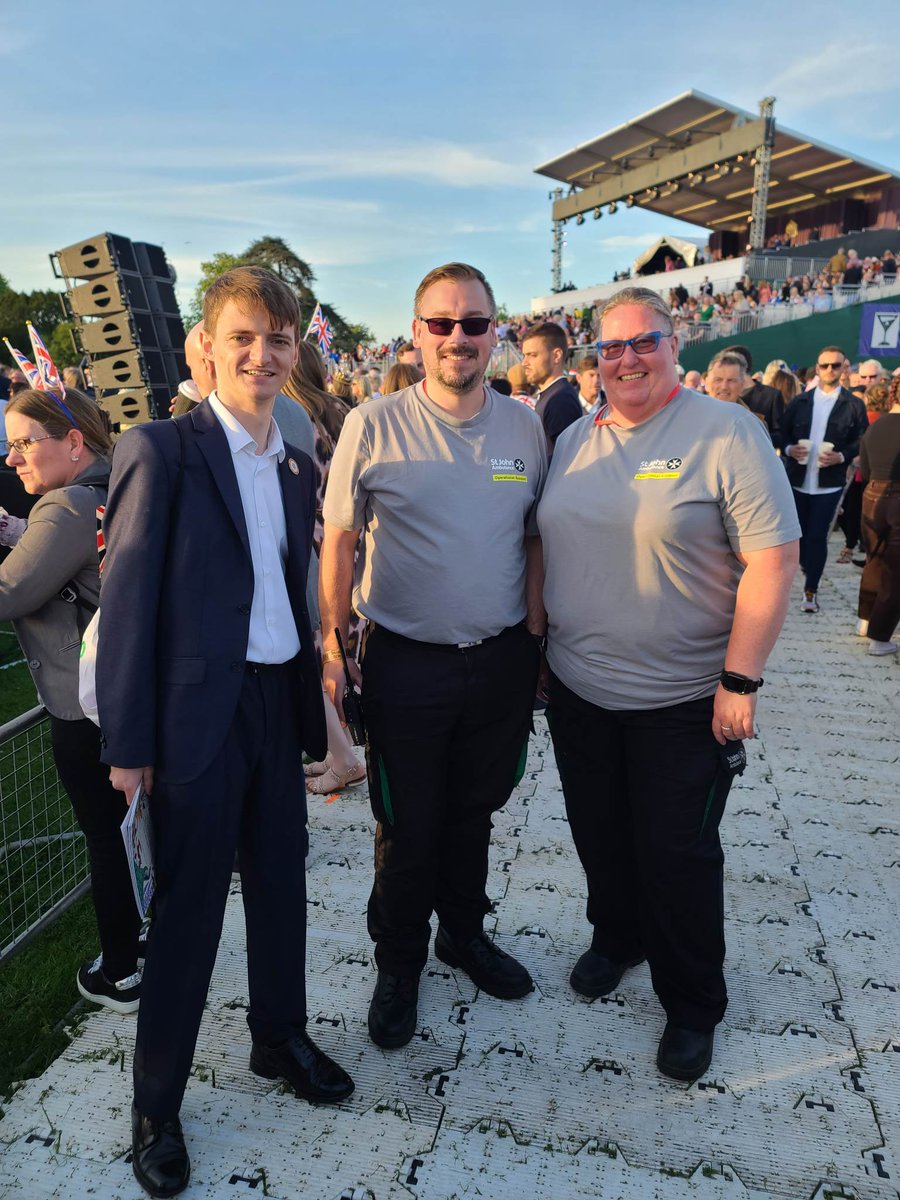 JamieWh1t3's tweet photo. A wonderful night celebrating the Coronation of Their Majesties at the #CoronationConcert last night, meeting other @RoyalVolService Coronation Champions and of course the #StJohnPeople keeping all of us safe! #CoronationChampionsChallenge https://t.co/AD5I3KP84x