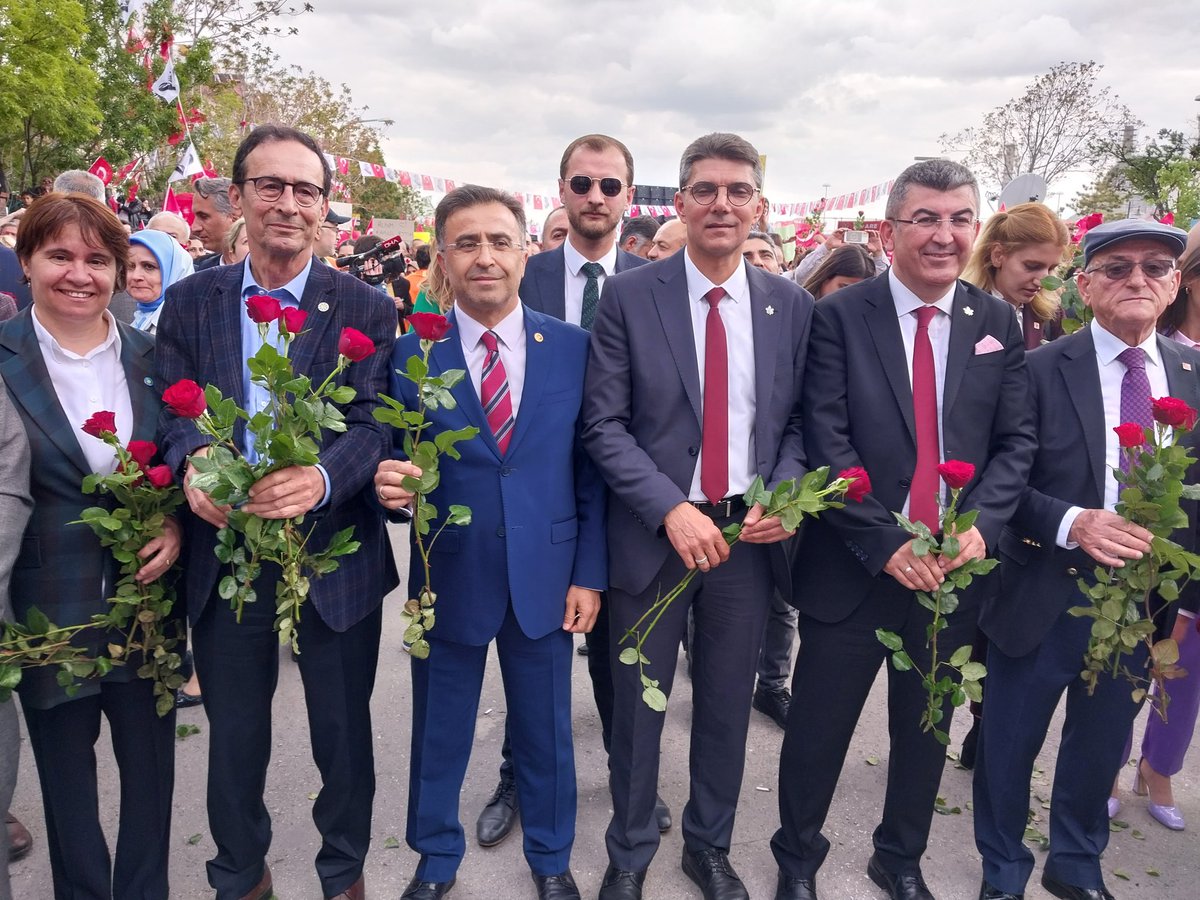OmerrUnal's tweet photo. 13. Cumhurbaşkanı Yardımcısı Adayımız Sn @ekrem_imamoglu ile birlikte Konya’lı hemşehrilerimizi selamlıyoruz.
Sevgi Kazanacak 
Umut Kazanacak
Her Şey Çok Güzel Olacak
#HaydiTürkiye 
#HaydiKonya https://t.co/DxArrrn4l5