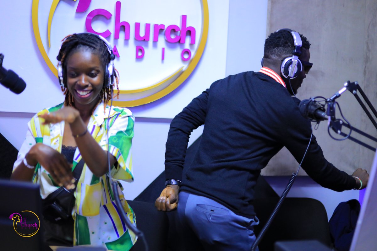 ChurchRadio5's tweet photo. Hello Uganda Ug 256🇺🇬 Monday in the house new dance moves for this weekend plots
#ActionTalkLive @coopybly12thMay
#DonZabuLiveSilikaConcert14thMay
 @ChurchRadio5 @amquilar256 @LiusMicGenius 
#ListenLive 
 @afromobileug @YOTVChannelsUG 
☎️+256741122122
#Musik1st https://t.co/YYzwyuTAX8