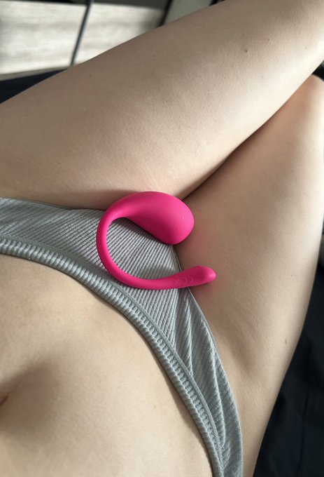 Zou ik terug cammen en sexten met dit speeltje? 🫣 https://t.co/PXvVpHvbms