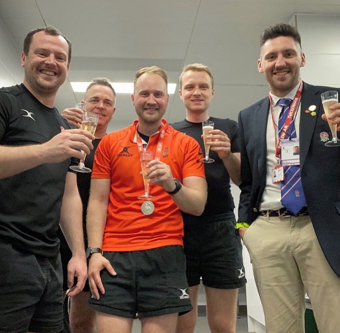 DanielWoodsPro's tweet photo. Referee at Twickenham ✅

Amazing experience to share with great friends and family.

Fantastic game to go with it too.

On Cloud 9 ☁️9️⃣ https://t.co/oArWHmHdQH
