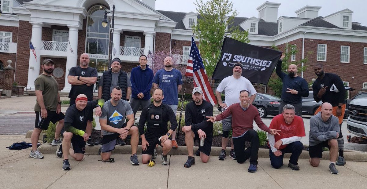 F3Southsid3's tweet photo. NEVER miss a Monday! #Halpert, #Kerrigan, and #PackageHandler leading the MEN on the #Southsid3! Perfect day for a beatdown! LFG #F3 https://t.co/SMrLYEgX6V
