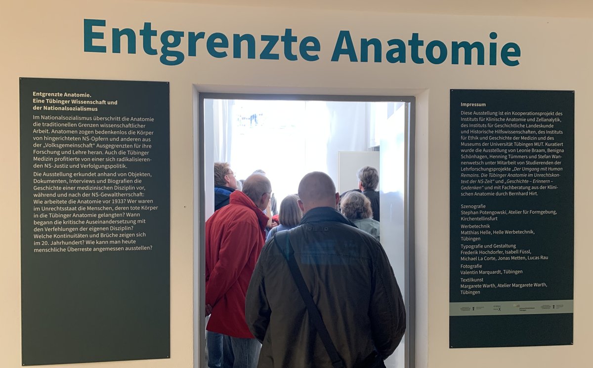 Graeberfeld_X's tweet photo. Vorher, um 17:30 Uhr, wird eine #Führung von Studierenden angeboten. Sie haben sich im vergangenen Semester Vermittlungskonzepte für die Ausstellungsinhalte überlegt.
Weitere Termine und Infos zur Ausstellung und dem Begleitprogramm finden Sie unter: https://t.co/kezeisrBAc https://t.co/VSuP0n15dr