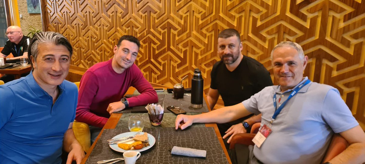 Colazione con campioni del mondo☕🏆 Ein interessanter Austausch mit dem Weltmeister-Trainerteam zu früher Stunde💪🇨🇭🇦🇷