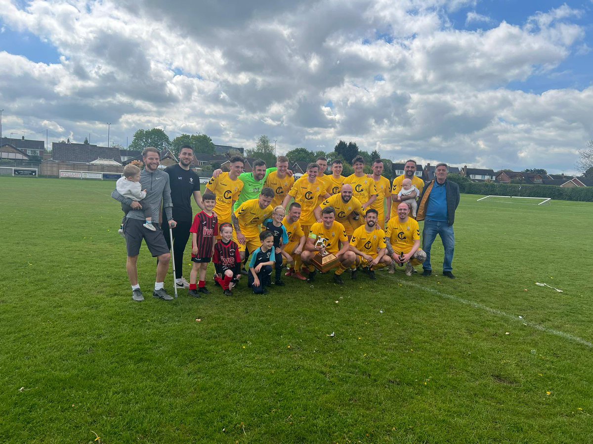 Winning the league!!! With my lad and mates ❤️❤️❤️ Utp <a href="/PoplarAthletic/">Poplar Athletic FC</a>