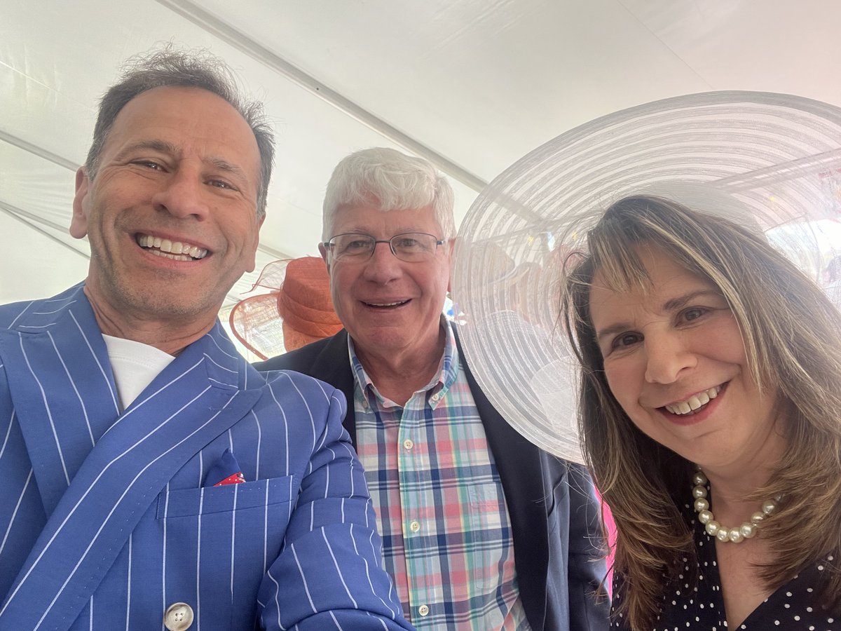 rjcx's tweet photo. Weekend Networking: Who did you meet this weekend that you should be following up with? (as you said you would). Don't waste that meeting!
#whatdoesbobknow #wdbk #intentionalnetworking #networking #weekendnetworking #isaidiwould #ulikemedontu https://t.co/liETQlAmH9