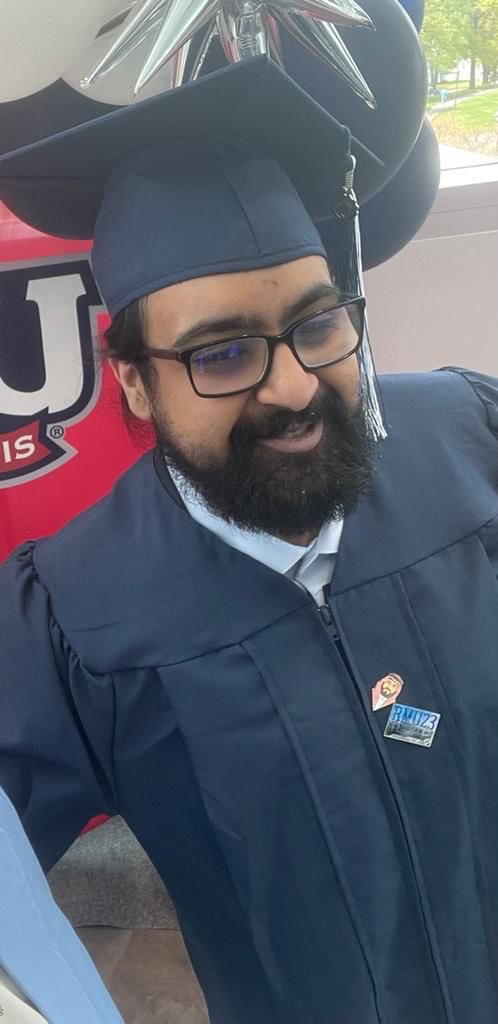 انهيت امس مرحلة من حياتي الدراسية في كليه الهندسة واعود الى وطني الغالي لبدء مرحلة  العمل وخدمه بلادي الغالية 🇸🇦 .
📍ان بلادنا تعيش مرحلة غير مسبوقة من روح التطور والتحدي بفضل الالهام الذي زرعه فينا سمو ولي العهد -يحفظة الله - وسيكون جيلنا عند مستوى ثقته وطموحه 💪🇸🇦🙏.
#جيل_MBS
