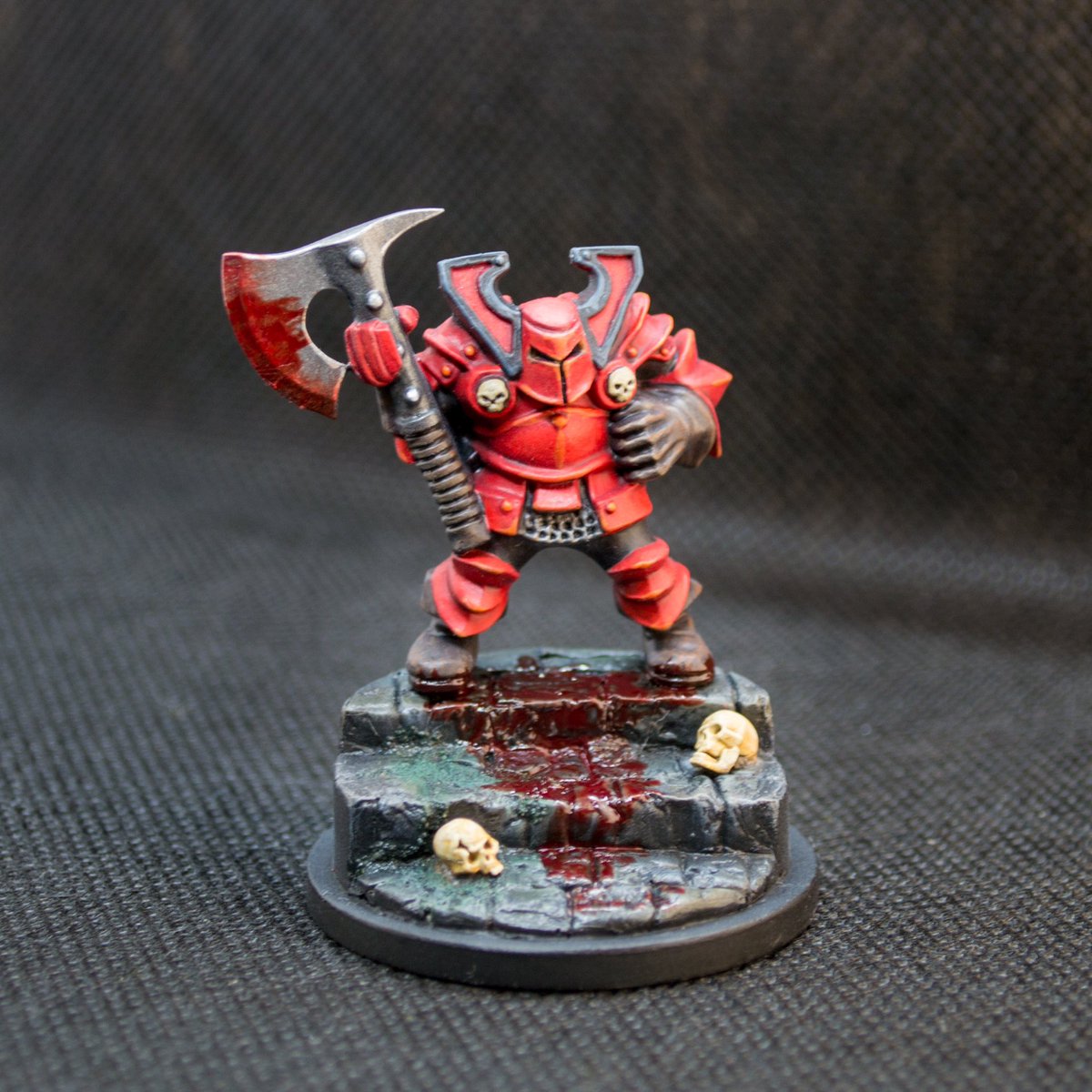 Falseywoo's tweet photo. Drop something red from your gallery

Blood for the blood god :)

#WarhammerCommunity #miniaturepainting https://t.co/bUnvatOjs2