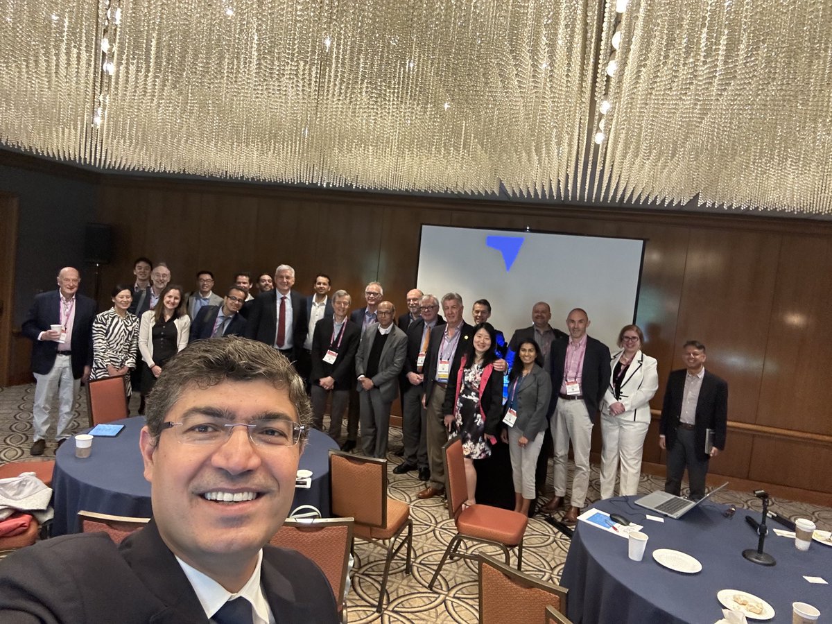 DrLoomba's tweet photo. @APandT board of editors meeting @DDWMeeting very successful and engaging meeting with our international editorial board members @AjmeraVeeral @alex_ford12399 @DrHuangDQ #ddw2023 #gitweeter #livertweeter https://t.co/p8Rn2gHfCm