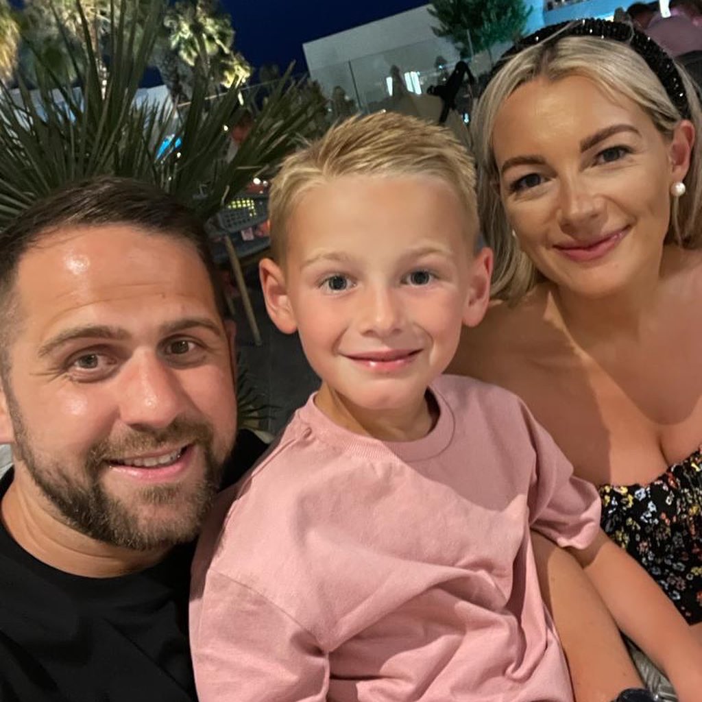 Hannah__King89's tweet photo. Happy 30th Birthday Hubby! Hope you have the most amazing birthday. We love you so much 🤍 @LewisAJKing https://t.co/j8DEqKq008