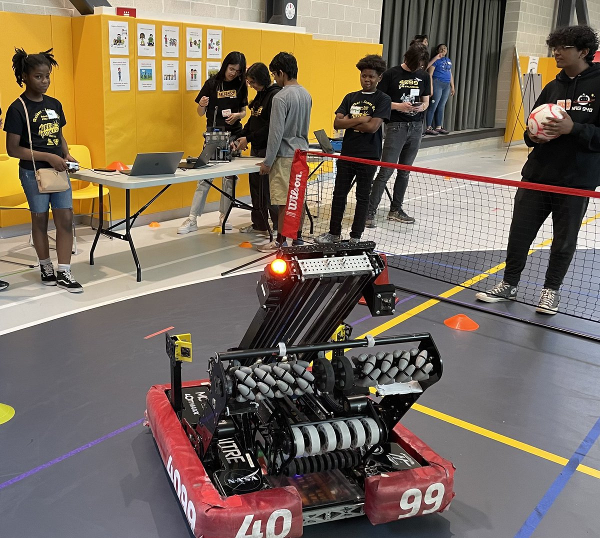 WalkerJonesEC's tweet photo. 7th Annual DC FLL Robotics Scramble @bancroftDC, 11 Teams, 30+ Robots, so many families, friends & volunteers. @MITREcorp, #WJECrobotics,
#dcrobotics https://t.co/KOoRpboY3g