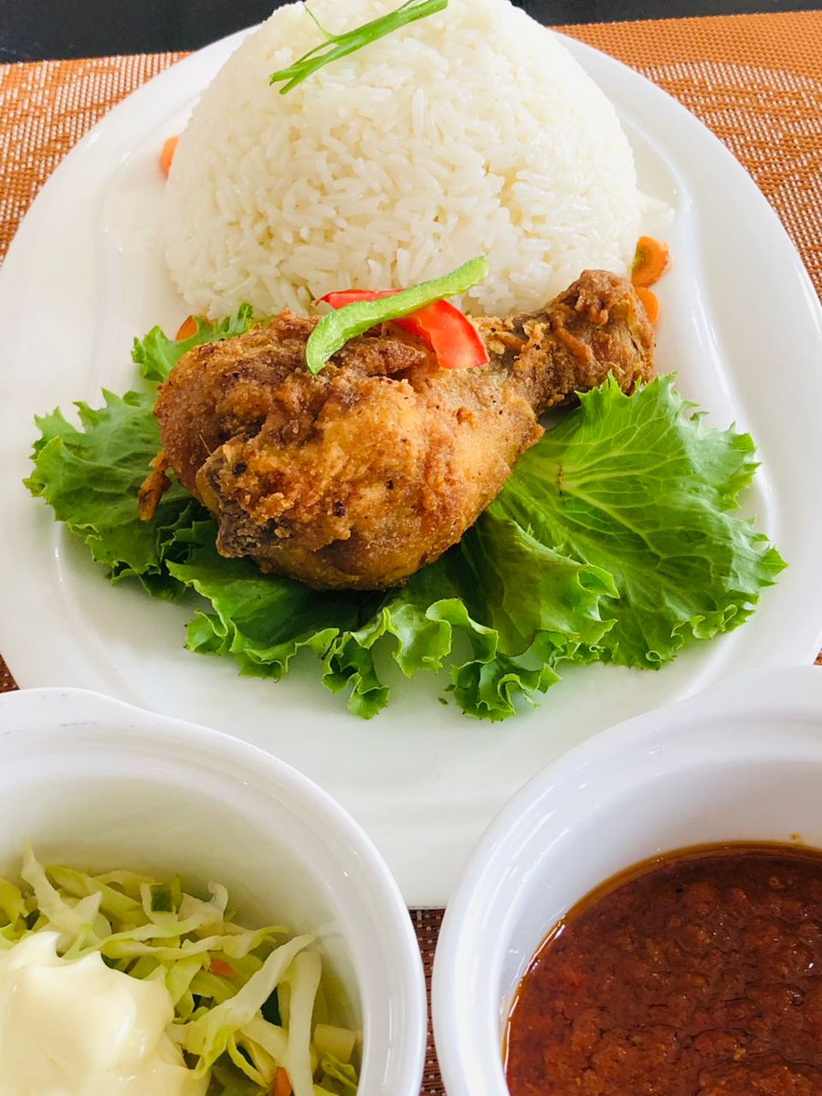 enijerestaurant's tweet photo. You can never go wrong with Plain Rice, it's a universal brunch 😂🥰

☎️0240799888

#enije 
#realtasteofhappiness 
#theenijeexperience https://t.co/dimZOOLxJp