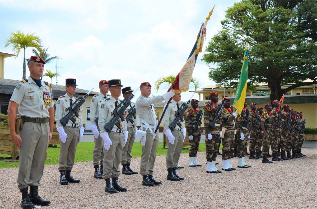 DLIAG_Officiel's tweet photo. #8mai Commémoration au #CampdeGaulle 🇫🇷 de la victoire sur l'Allemagne nazie
✅ Général de div. MABIN #COMELEF 🇫🇷, ambassadeur 🇫🇷 M. LAMEK @Franceaugabon, général de div. OSSIMA NDONG #CEMGFA 🇬🇦 + diplomates, militaires et civils
✅ Forte représentation des #FAG 🇬🇦
@EtatMajorFR https://t.co/6FnyKd9JdY
