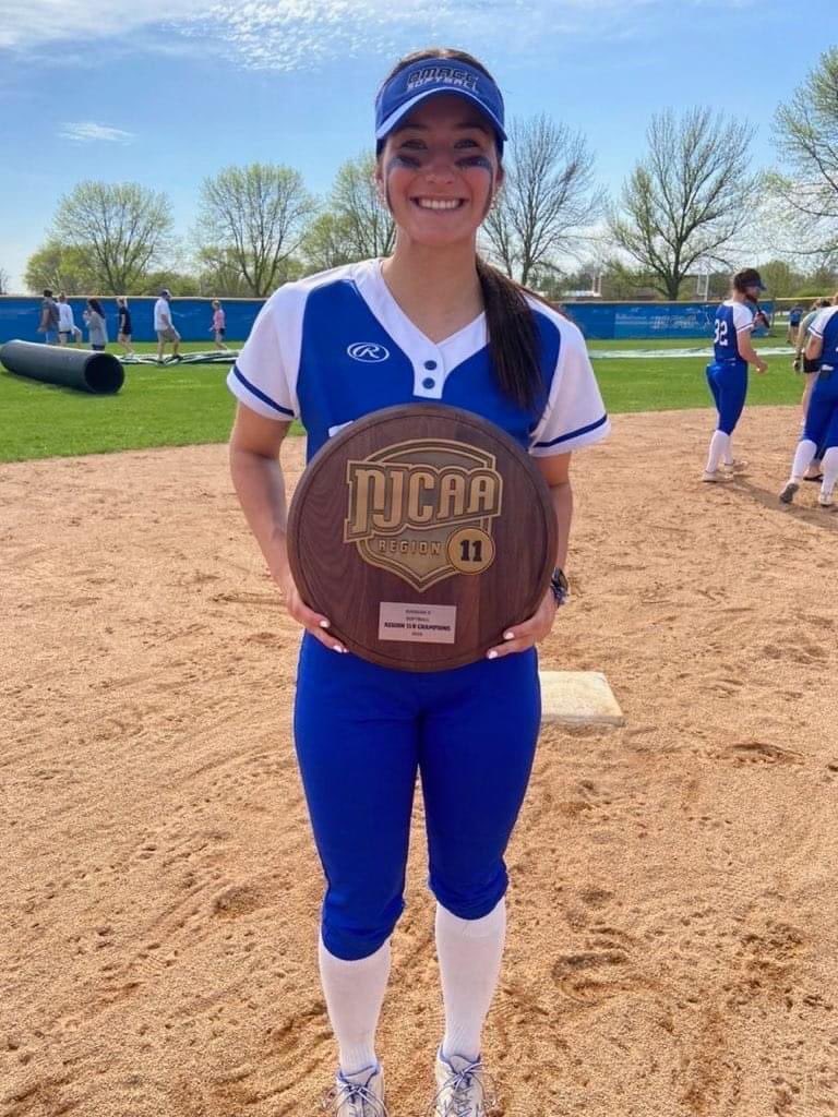 RockridgeSftbll's tweet photo. Congrats to 2022 grad @keatonfrere &amp; the @DMACCsoftball team who won  Regional Championship! https://t.co/F8EDvhBHYp