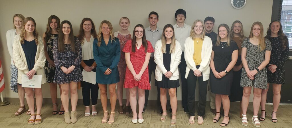 WCSMRadio's tweet photo. MED Foundation of Mercer Health awards $18,250.00 in scholarships to 19 local high school seniors:
https://t.co/MlOT7Ej5aE https://t.co/SCwf0nUTZc
