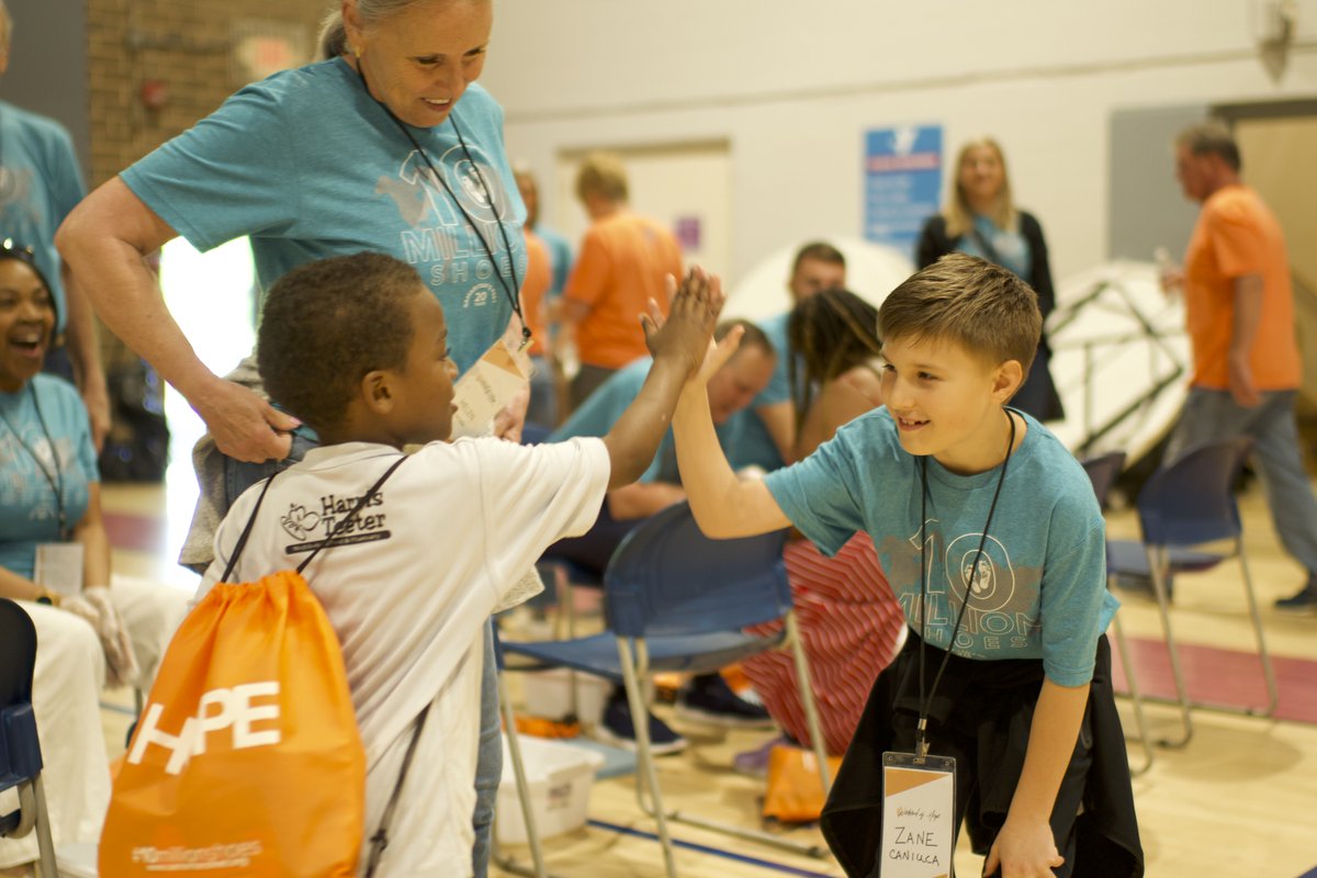 Samaritans_Feet's tweet photo. We are still feeling the impact of the Weekend of Hope event! It was an incredible weekend filled with love, joy, and hope. We served many families in need, providing them with new shoes and are grateful to our volunteers and donors who made this weekend possible. #WeekendOfHope https://t.co/hIeb3Mwg2h