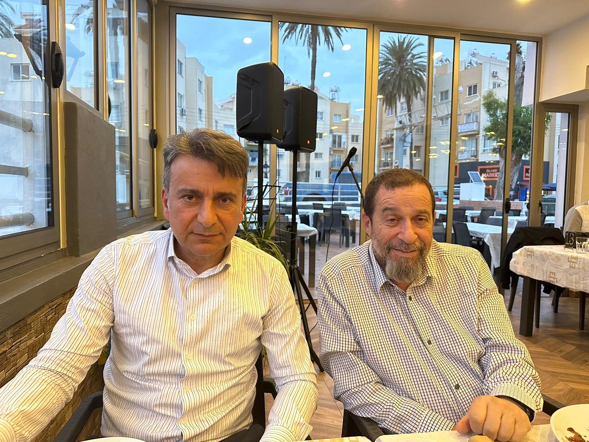AzmiKaramahmut's tweet photo. KKTC’nin toplum liderlerinden Serdar DENKTAŞ ile dünü, bugünü ve yarını konuşurken dünden bir resim; Magosa Ülkü Ocaklarını kurduğumda açılışını yapan CB Rauf DENKTAŞ-1995- https://t.co/xUjI82CyqK