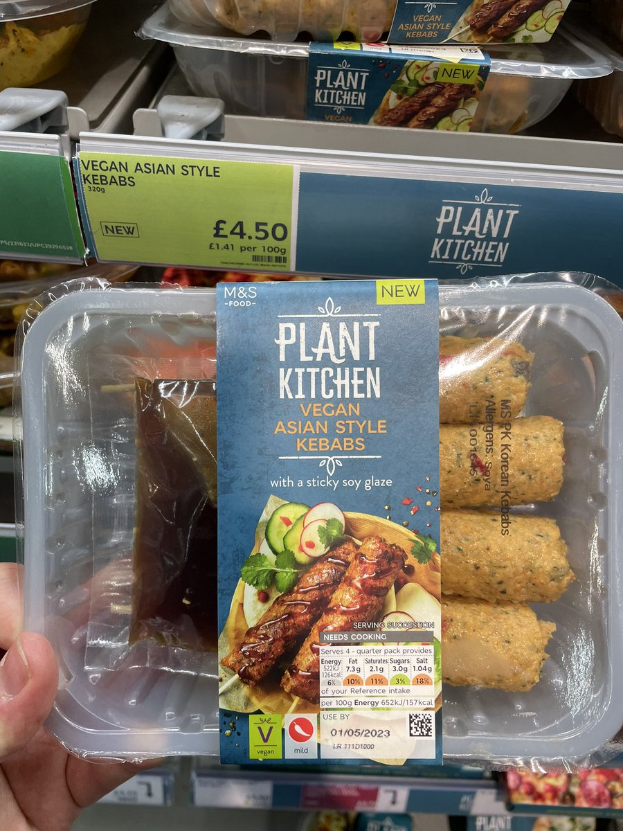 All_Things_New_'s tweet photo. Plant Kitchen Finds! 🌱 At M&S @marksandspencer #mands #mandsfood #thisisnotjust #veggie #vegetarian #vegan #kebab #southernfried #poshdog #wellthisisnew https://t.co/KWfleHnwRl