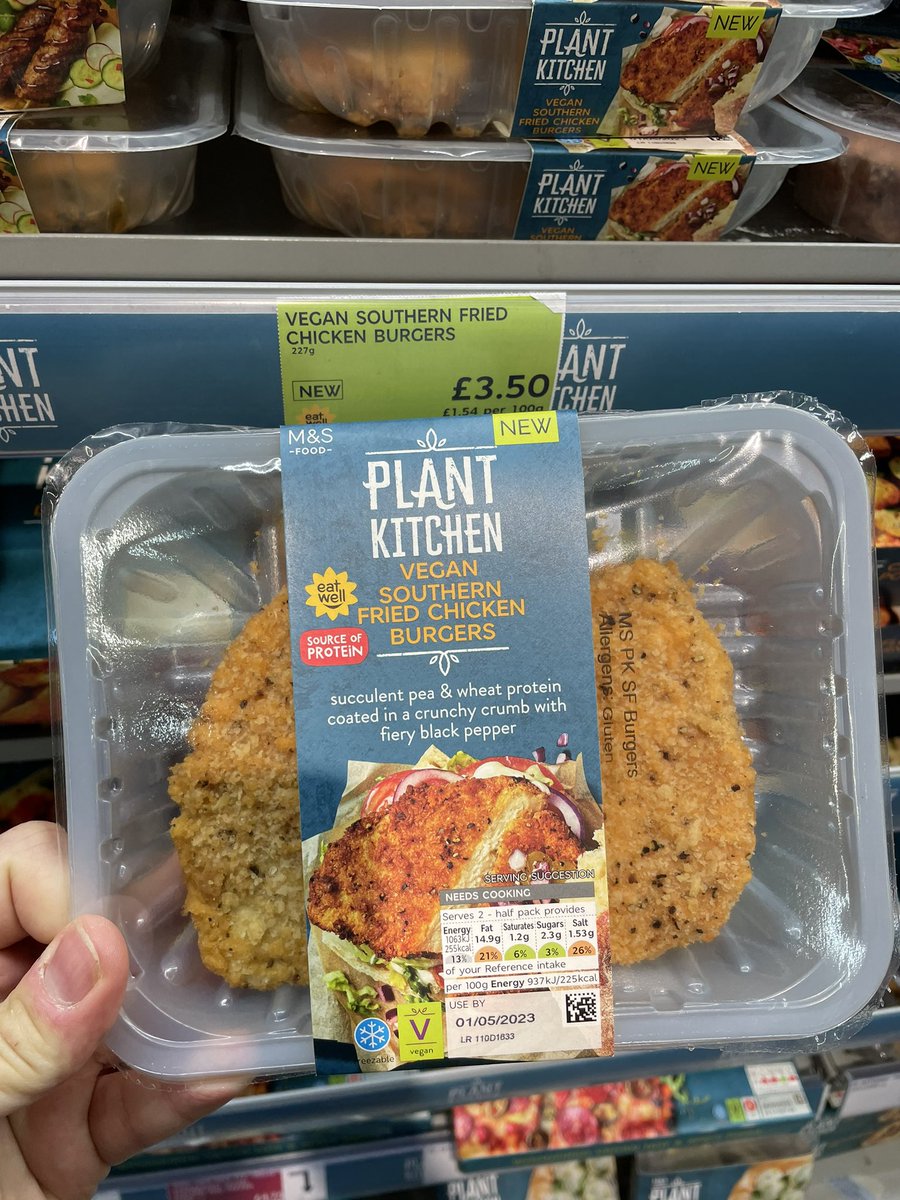 All_Things_New_'s tweet photo. Plant Kitchen Finds! 🌱 At M&S @marksandspencer #mands #mandsfood #thisisnotjust #veggie #vegetarian #vegan #kebab #southernfried #poshdog #wellthisisnew https://t.co/KWfleHnwRl