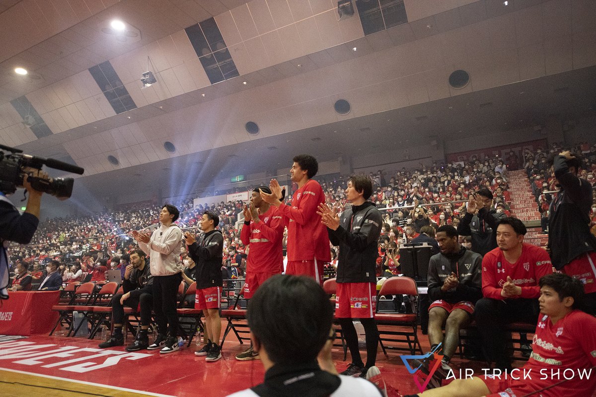 may_katsumahiko's tweet photo. [備忘録とお写真]
CS出場のかかった試合だったので、選手の皆さんは見に来てくださらないかな・・・と思ったのですが！！！

鎌ケ谷巧業 Presents AIR TRICK SHOW&amp;L.A. DEPO Chiba Presents AIR TRICK SHOW
#千葉ジェッツ #CHIBAJETS #空飛ぶチャリ #bbproject @bb_project_bb #airtrickshow #bmx #mtb https://t.co/Go6S3zv7Az