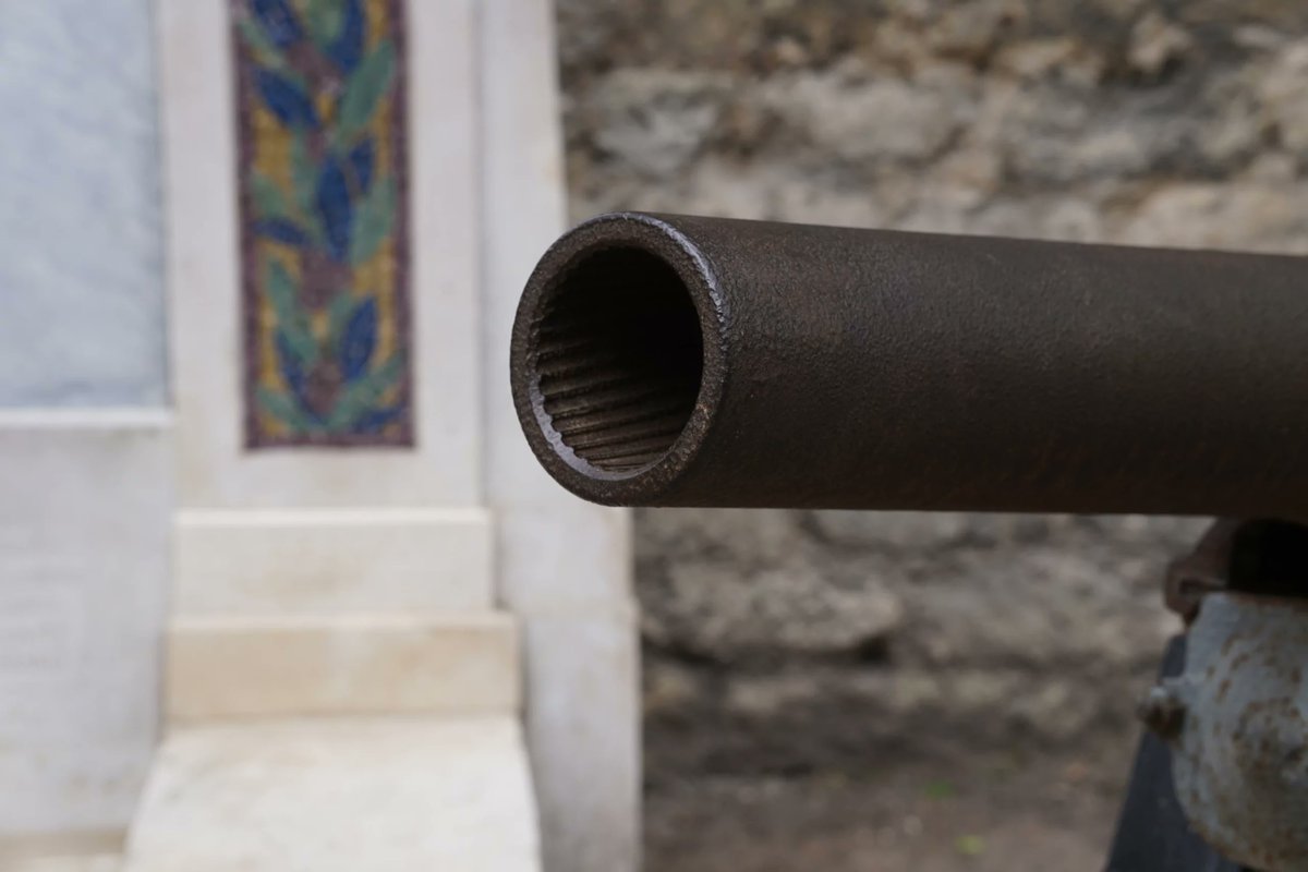 PdPanafieu's tweet photo. ecolealsacienne: Il était une fois... le canon de l'École alsacienne - https://t.co/ykxdTZSZif
Vous passez tous les jours devant, certains même jouent dessus sans en connaître l’origine. Vous vous demandez sûrement quel est ce canon dans notre cour. Com… https://t.co/NCHzwEhz7n