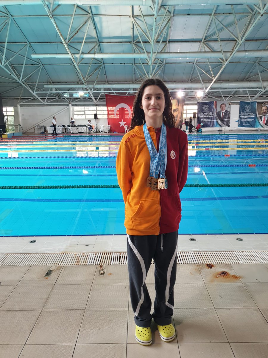 Türkiye Yüzme Federasyonunun düzenlemiş olduğu 'İstanbul 11-12 Yaş Ulusal Gelişim Projesi Bölge Müsabakaları' nda 5.sınıf öğrencimiz Mira Kiper, bir çok dalda 1.lik almıştır.  Öğrencimizi tebrik eder, başarılarının devamını dileriz.
#bahçeşehirkoleji
<a href="/mturanoznacar/">Mehmet Turan ÖZNACAR</a>
<a href="/FulyaArslan07/">Fulya Arslan</a>