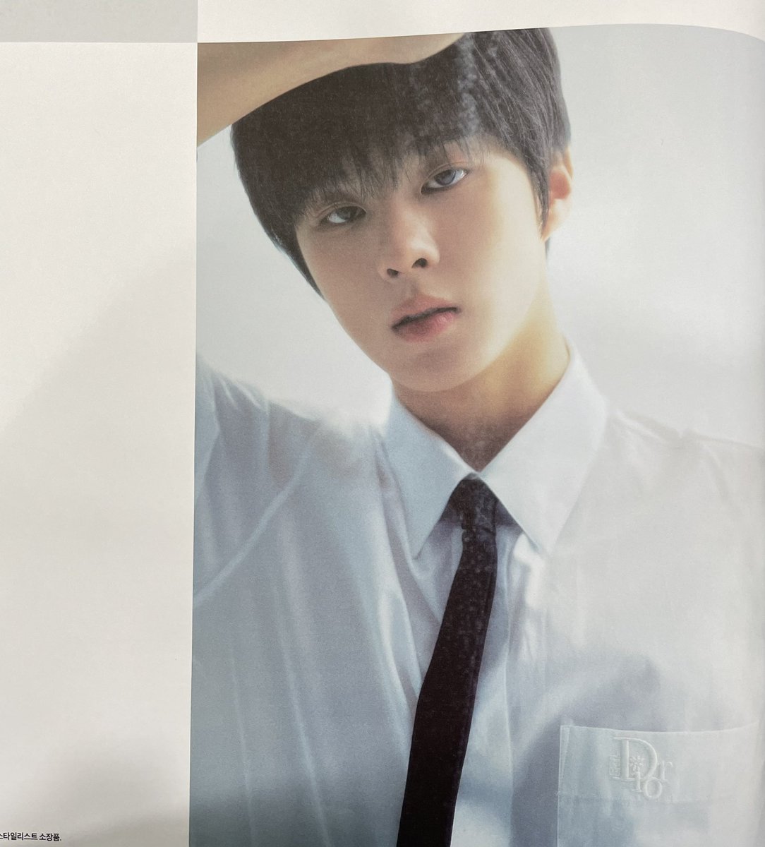 nyaaaaagiws's tweet photo. 퍼스트룩 #김우석 (3)
너무 취향임 https://t.co/6UGnDeox18