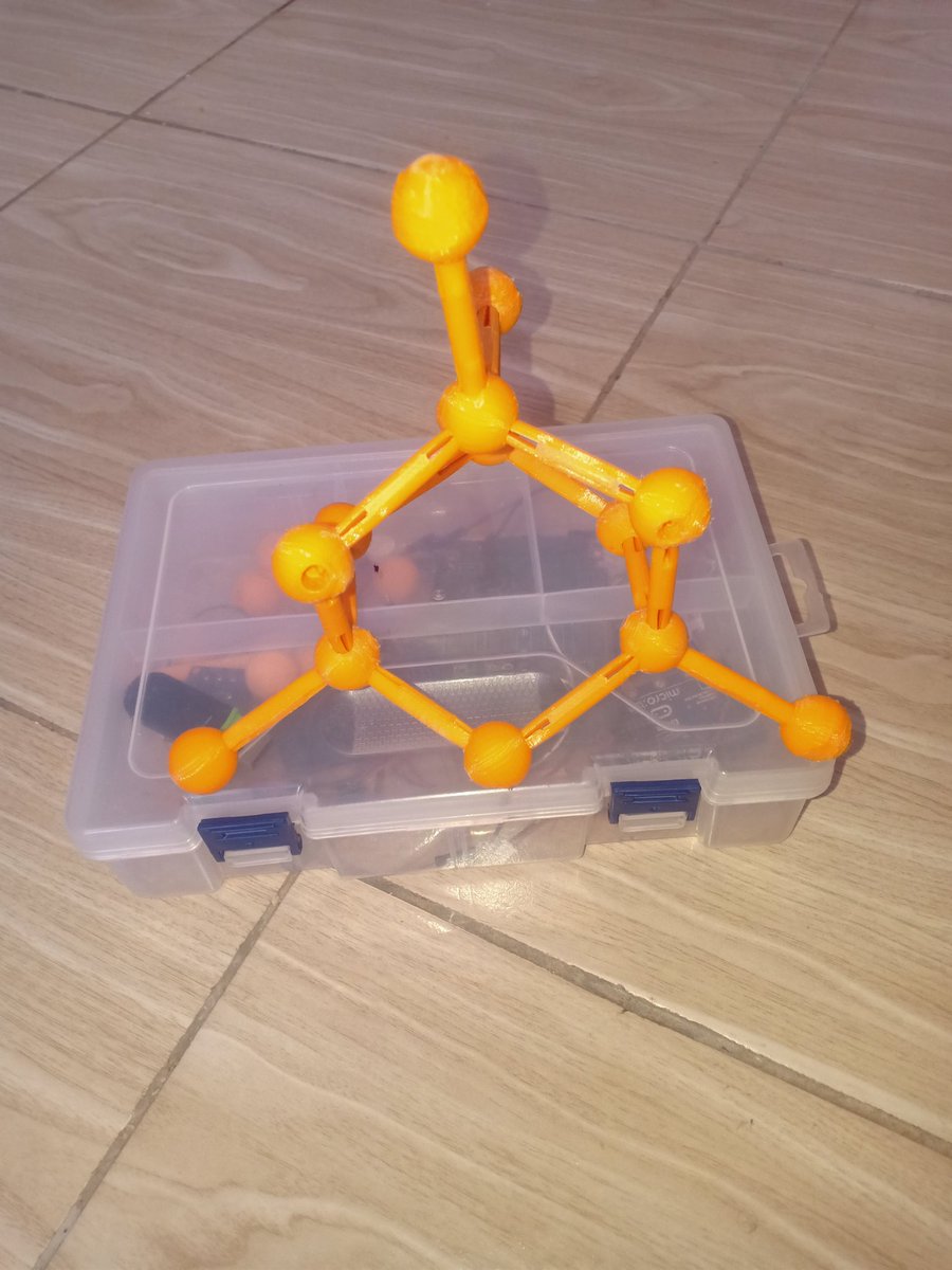 SteveMwanduka's tweet image. The structure of Diamond made from detachable 3D printed models of atoms and chemical bonds. As we celebrate #ScratchWeek @scratch this is one of my ways of enjoying playful learning @Letsgetplayful @Playfulinquiry @PlayJouerCanada @tinkercad