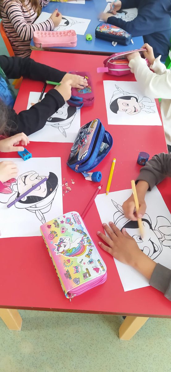 Marmaris Ayşe Yücel Anaokulu  Bal Petekleri sınıfı dürüstlük  temalı atölye çalışmasının ardından Pinokyo masalını dinledi.Masal kahramanı Pinokyo’yu tasarladı. <a href="/MarmarisMem/">Marmaris İlçe Millî Eğitim Müdürlüğü</a> <a href="/sibelkisaerbaa/">Sibel Kısa</a> <a href="/mugla_mem/">Muğla İl Millî Eğitim Müdürlüğü</a> <a href="/emrecay55/">Emre ÇAY</a>