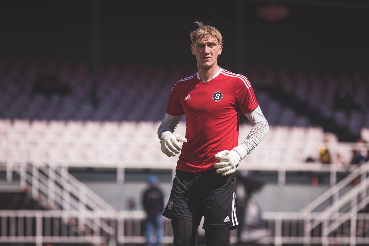 ACSparta_CZ's tweet photo. 🅱️-TÝM
⏰ 1. MINUTA

💙💛❤ Utkání proti Varnsdorfu právě začalo!
📺 Přímým přenosem zápas vysílá ČT Sport.

[Sparta B 0:0 Varnsdorf]
#acspartaB https://t.co/d8Q8H5SEXU