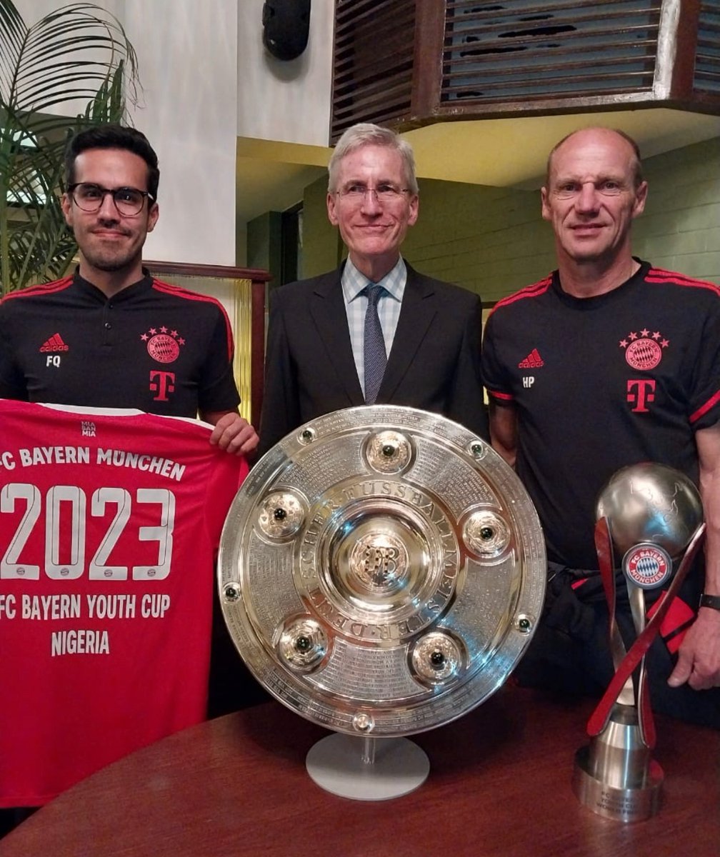 GERinNigeria's tweet photo. Nigeria is a top source of young football talent. @FCBayern reps. Mr Pflügler &amp; Mr Quinones met with Deputy Consul General, Mr Wolf while here to attend a tournament in Enugu which is part of the FC Bayern Youth Cup. Selected players will be invited to Germany this autumn. https://t.co/TTUmoY7Fyn