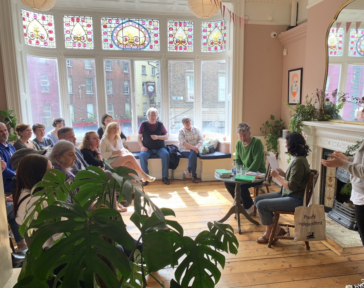 Loved chatting with @GearyKarl at the beautiful @BooksUpstairs yesterday. Thanks everyone for coming out, and thank you Books Upstairs for the great day!📚💚 @Duckbooks @CormacKinsella @PaulFeldstein