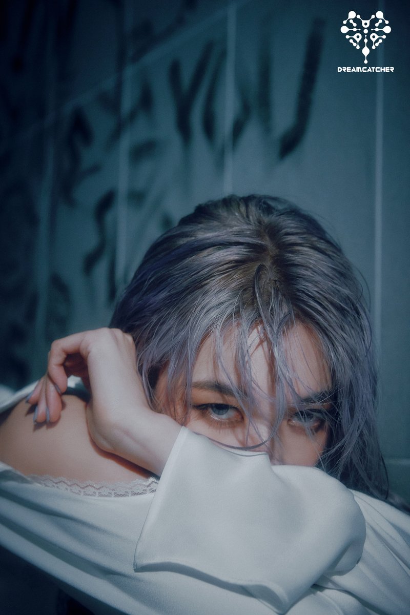 hf_dreamcatcher's tweet photo. Dreamcatcher(드림캐쳐) 8th Mini Album [Apocalypse : From us] Teaser Image #01

2023. 05. 24 PM 18:00 (KST)

#드림캐쳐 #Dreamcatcher #다미 #DAMI
#8th_Mini_Album #Apocalypse #From_us
#BONVOYAGE https://t.co/ULE167GygZ