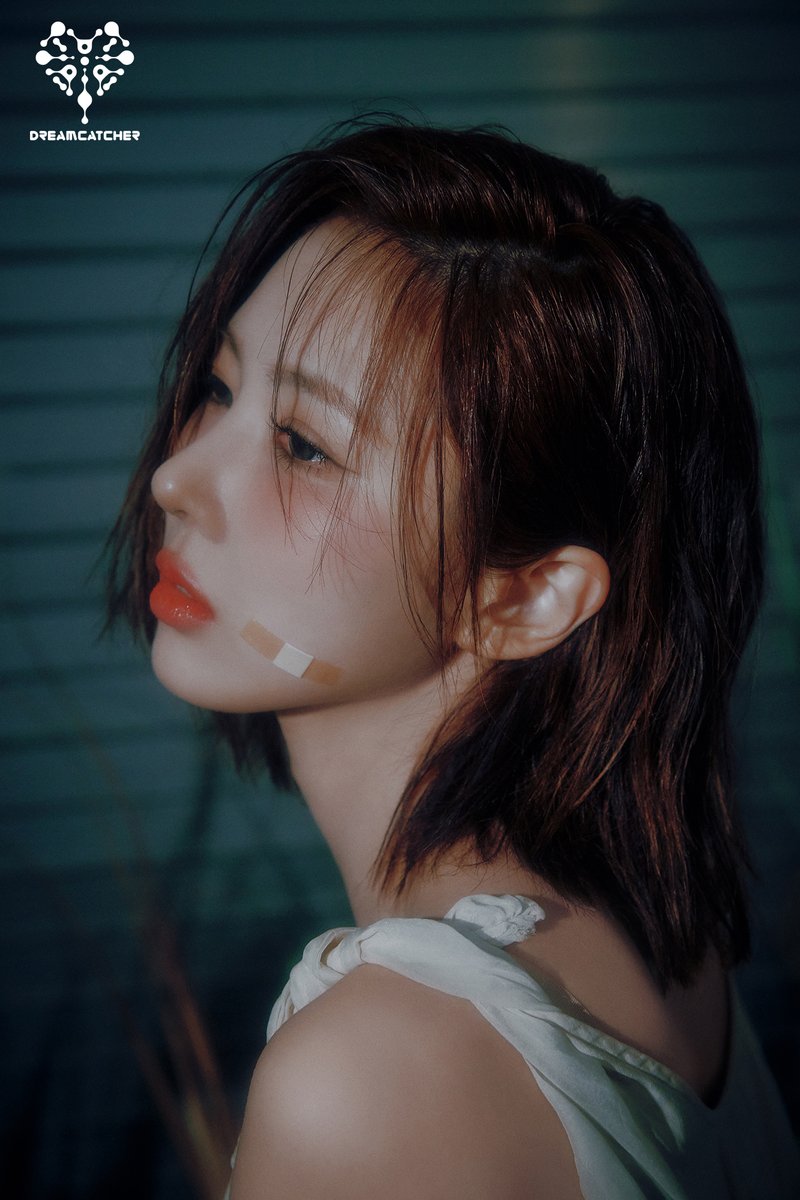 Dreamcatcher(드림캐쳐) 8th Mini Album [Apocalypse : From us] Teaser Image #01

2023. 05. 24 PM 18:00 (KST)

#드림캐쳐 #Dreamcatcher #유현 #YOOHYEON
#8th_Mini_Album #Apocalypse #From_us
#BONVOYAGE