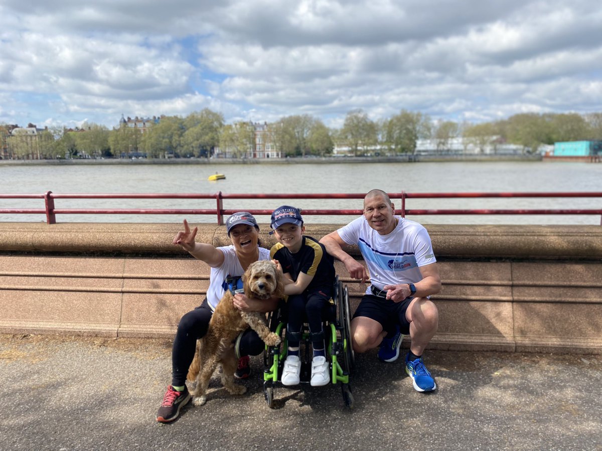 AMDearsley's tweet photo. @WFLWorldRun #emersongrant2014 #runningforthosethatcant #wingsforlifeworldrun #wingsforlife #spinalcordinjury #findacure https://t.co/W5rD4lybTg