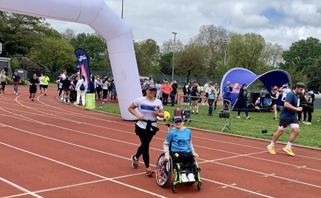 AMDearsley's tweet photo. @WFLWorldRun #emersongrant2014 #runningforthosethatcant #wingsforlifeworldrun #wingsforlife #spinalcordinjury #findacure https://t.co/W5rD4lybTg