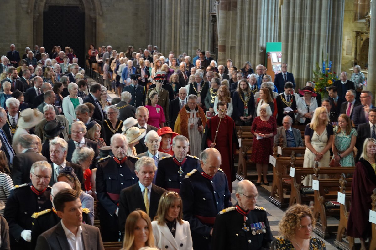 WorcsLieutenant's tweet photo. Thank you to the Dean and the Bishop of Worcester for a wonderful Coronation service at Worcester Cathedral yesterday, attended by the Lord-Lieutenant, High Sheriff, civic leaders and members of public. Outstanding Cathedral music added to the uplifting occasion. @WorcCathedral https://t.co/e0HqmFDpY8