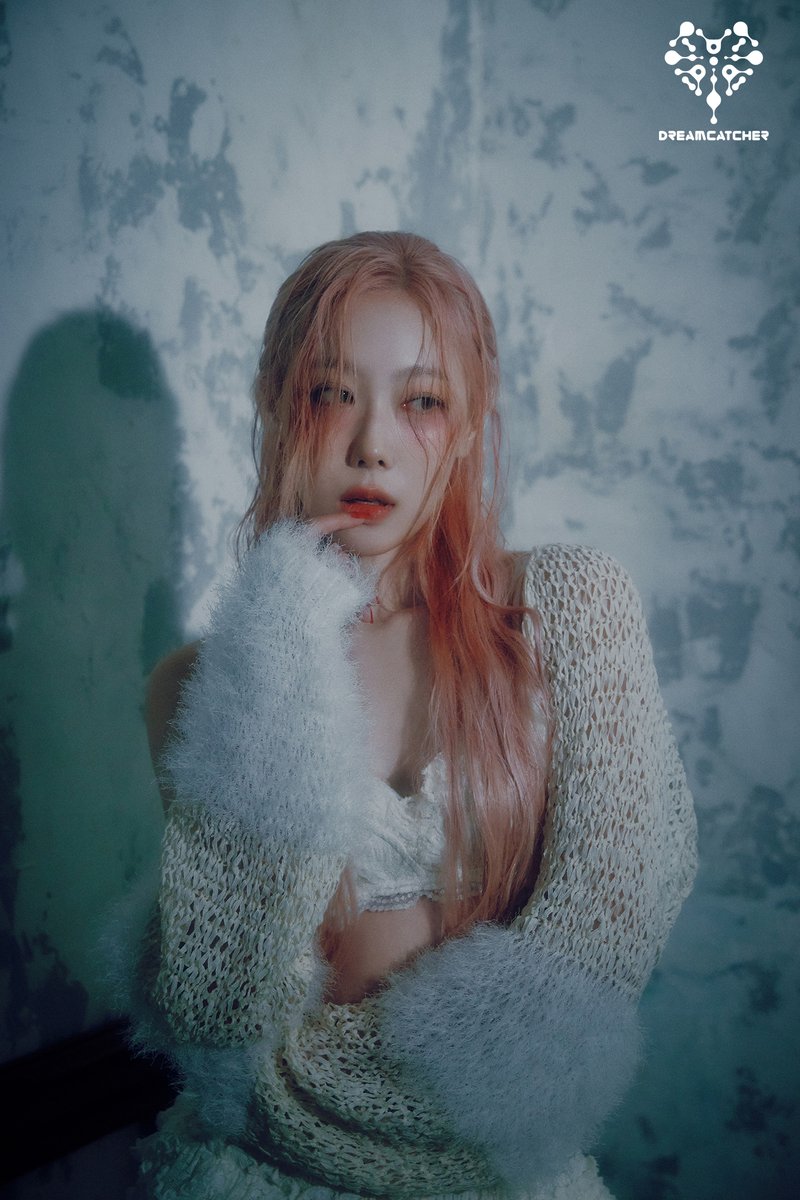 Dreamcatcher(드림캐쳐) 8th Mini Album [Apocalypse : From us] Teaser Image #01

2023. 05. 24 PM 18:00 (KST)

#드림캐쳐 #Dreamcatcher #한동 #HANDONG
#8th_Mini_Album #Apocalypse #From_us
#BONVOYAGE