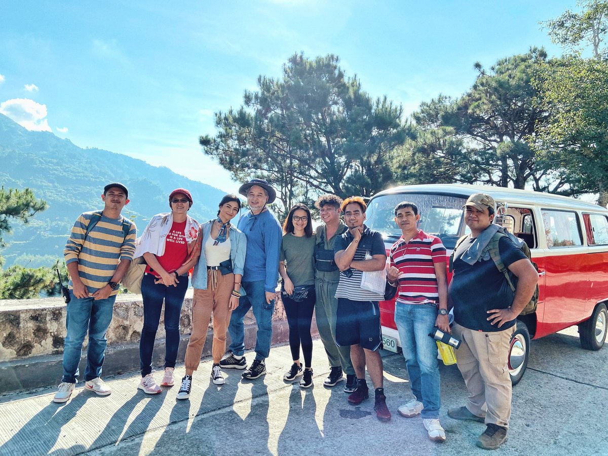 glaizaredux's tweet photo. Maraming salamat sa pagtutok sa  #TheSeedOfLoveWorldPremiere today! Super nostalgic nung mga scenes namin sa Banaue! Bukas ulit! 
At tutukan din ang world premiere ng #VoltesVLegacy mamayang gabi! Let’s volt in! https://t.co/L1nYiYMPfF