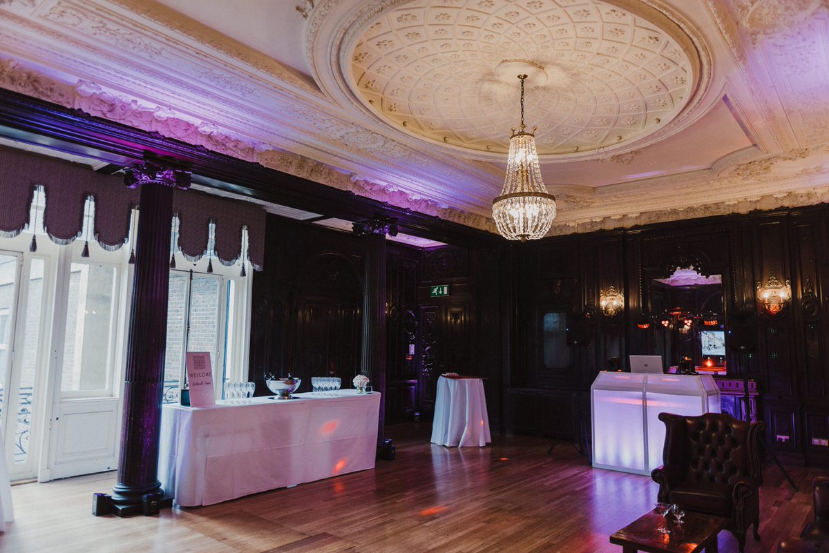 Once the ballroom of the house it seems fitting to transform the Churchill Room into a dance floor and drinks area for your guests to unwind and dance the night away. #graysons #dartmouthhouse #mayfair #weddinglocation #weddingvenue #dancefloor #drink #londonvenues #eventprofsuk