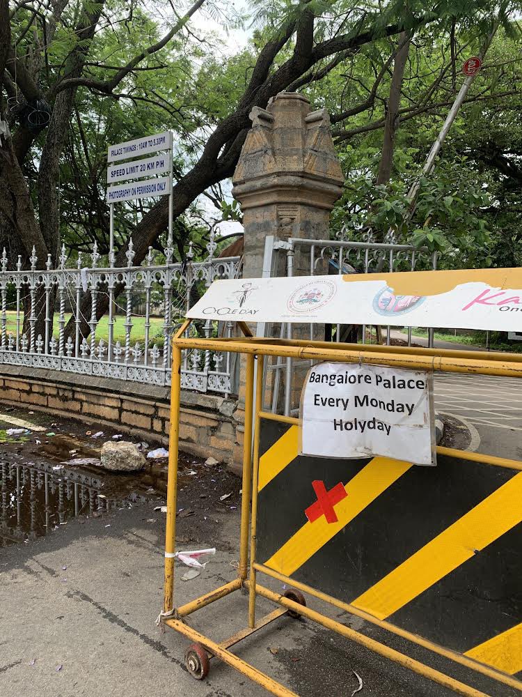 roylacfernandes's tweet photo. @KarnatakaWorld Tourists visiting #BangalorePalace have wasted trip. @bangaloretour - https://t.co/OfWi2twbMg needs to update its website informing Monday is “Holyday”! 
Email sent to address feedback@karnatakatourism.org failed

#karnatakatourism #heritagemonuments #visitorwoes https://t.co/NF7QwATIEs