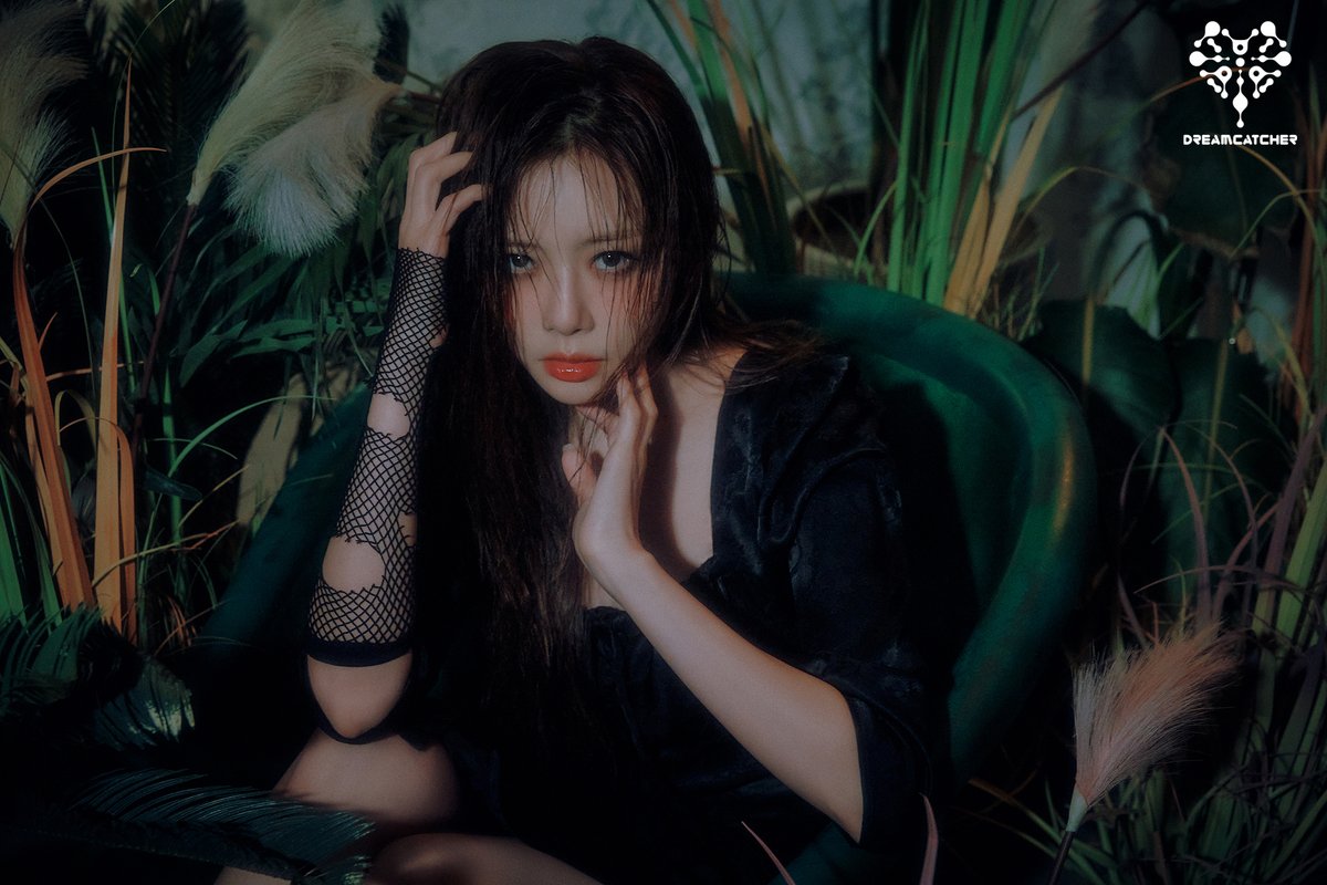 hf_dreamcatcher's tweet photo. Dreamcatcher(드림캐쳐) 8th Mini Album [Apocalypse : From us] Teaser Image #01

2023. 05. 24 PM 18:00 (KST)

#드림캐쳐 #Dreamcatcher #지유 #JIU
#8th_Mini_Album #Apocalypse #From_us
#BONVOYAGE https://t.co/IN8OrImkVA