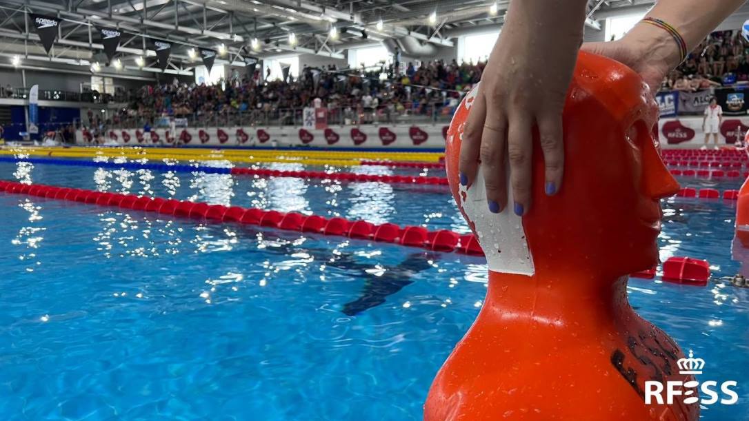 RFESS1's tweet photo. 🏆 𝗥𝗘𝗦𝗨𝗟𝗧𝗔𝗗𝗢𝗦 || 37 récords, dos de ellos del Mundo, en el XI Abierto Internacional (#SpanishOpen23) que congregó a más de 500 socorristas en #Castelló 🛟

ℹ️ Toda la info en el enlace ➡️ https://t.co/P1uIuFpK8p

#salvamentoysocorrismo https://t.co/bqFThSzc15
