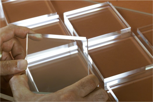 Rainmaker1973's tweet photo. Aluminium oxynitride is a ceramic composed of aluminium, oxygen &amp; nitrogen. It's optically transparent &amp; four times harder than fused silica glass, 85% as hard as sapphire. ALON-based armor can stop multiple armor-piercing projectiles of up to .50 BMG cal https://t.co/9jOiHoIOpZ https://t.co/a9fvlJ3xW0