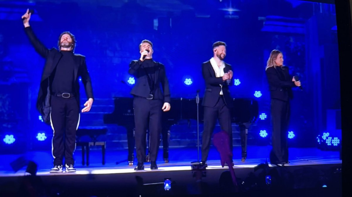 CalumScott_Hull's tweet photo. Cannot even put into words just what proudness we felt seeing @calumscott sharing our hometown talent in front of the royal family! Such a breathtaking experience and I bet calums pinching himself! We're so proud of you https://t.co/SuVAjztwdU