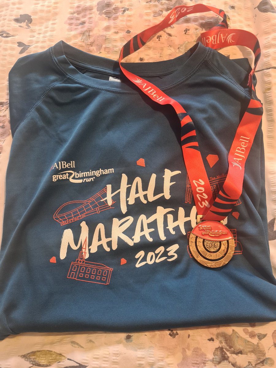 JonnyFrost84's tweet photo. Good day for a run yesterday. See you next year @Great_Run. #MedalMonday #GreatBirminghamRun https://t.co/adW7S2qL0g