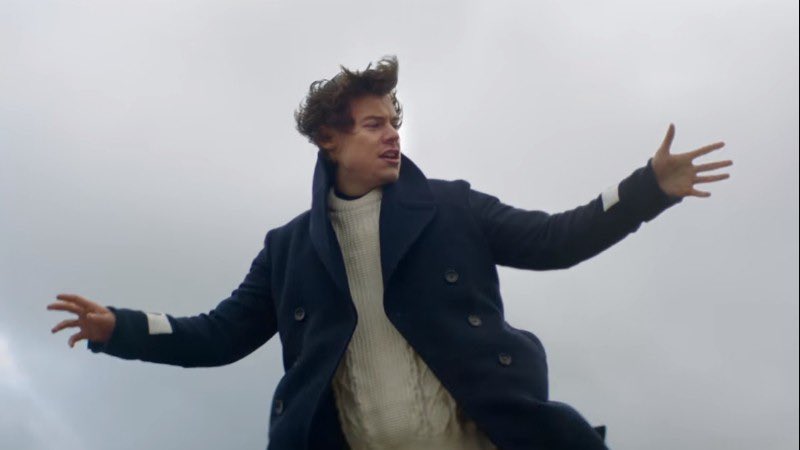 1dnewspt11's tweet photo. Hoje faz 6 anos desde o lançamento do videoclip de Sign of the Times, do Harry.
Qual a tua parte favorita do videoclip?
#harrystyles #harrystylesnews #signofthetimes #signofthetimesmusicvideo #1dnewspt https://t.co/2uDsPJbliv